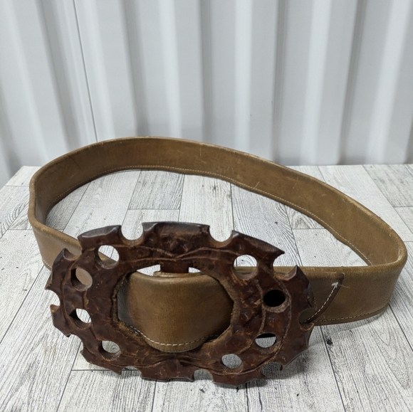 Brown Leather Belt with Unique Buckle - Picture 2 of 9